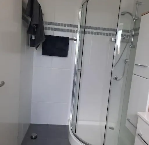 Stilvolle 2-zimmer-wohnung, 75qm In Lejlighed *